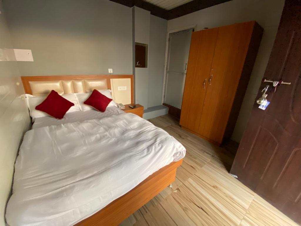 Hotel Kjs Inn Bahāsi Dış mekan fotoğraf