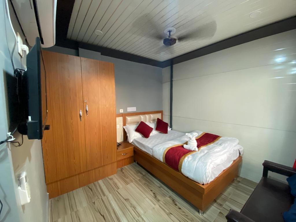 Hotel Kjs Inn Bahāsi Dış mekan fotoğraf